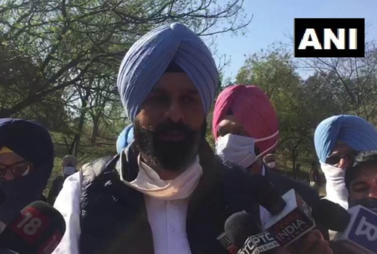 DSGMC president Manjinder singh sirsa came in support of Deep sidhu