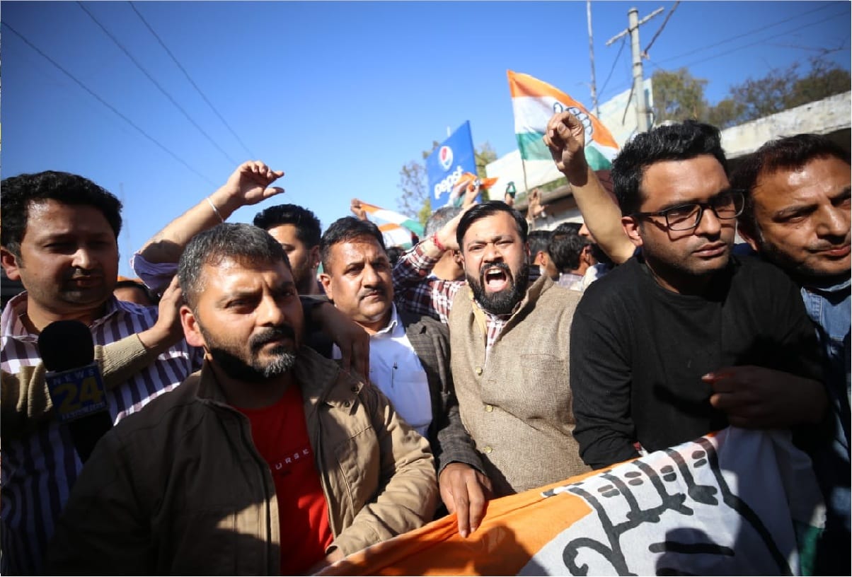 Ghulam Nabi Azad Protests and support in Congress jammu kashmir latest news