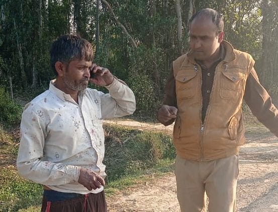 Father going to police station with head cut off daughter's neck arrested