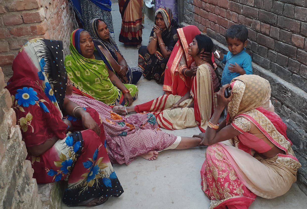 Wife had gone to her maternal house, husband hanged her life in the house