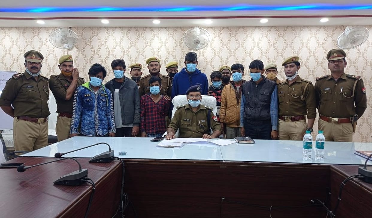 Intercontinental vehicle thief gang busted