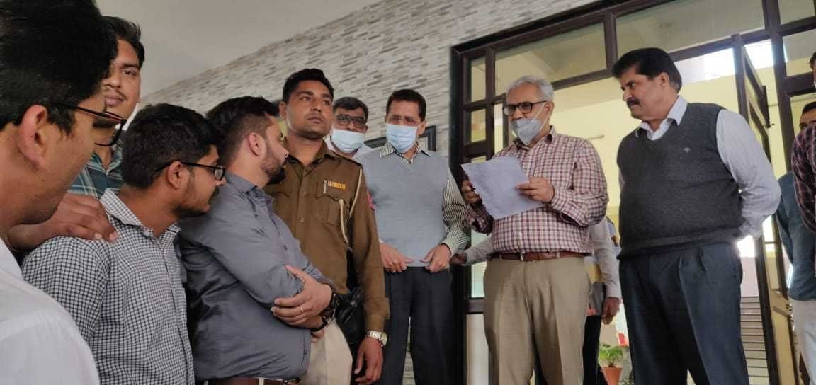 Students rushed to the Vice Chancellor's Office to allow them to solve five questions