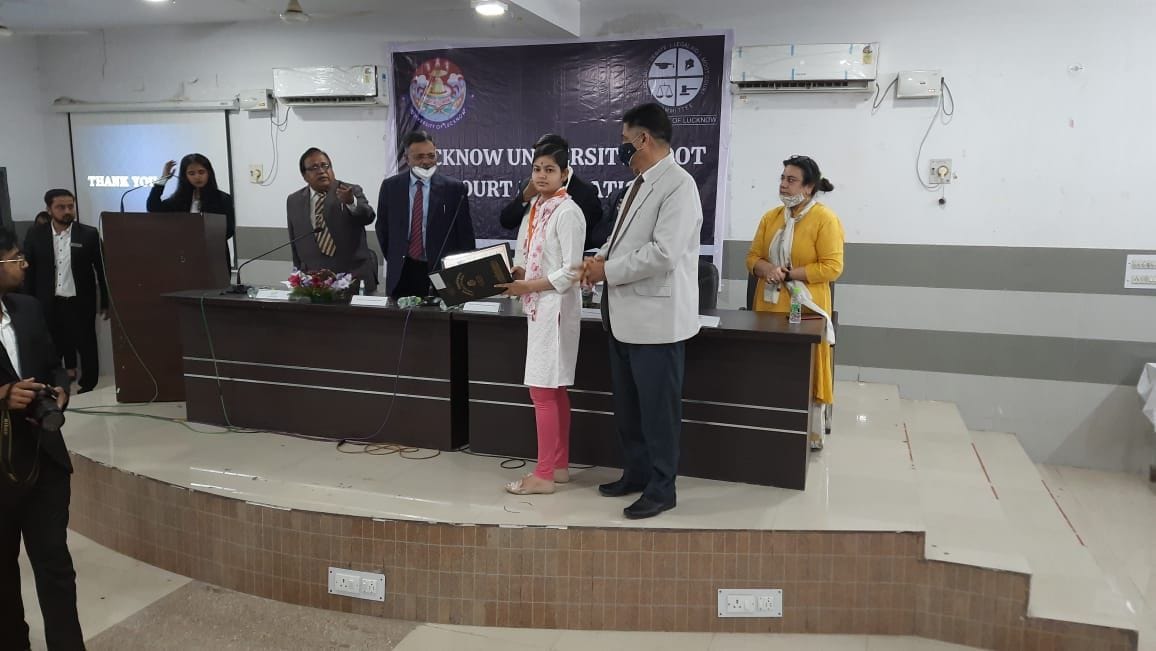 apar jila judge daughter got gold medal