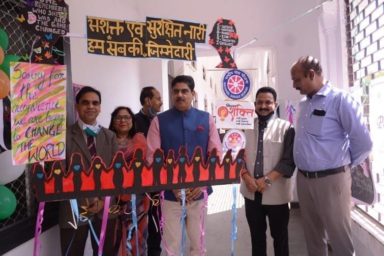 signature campaign at lucknow university