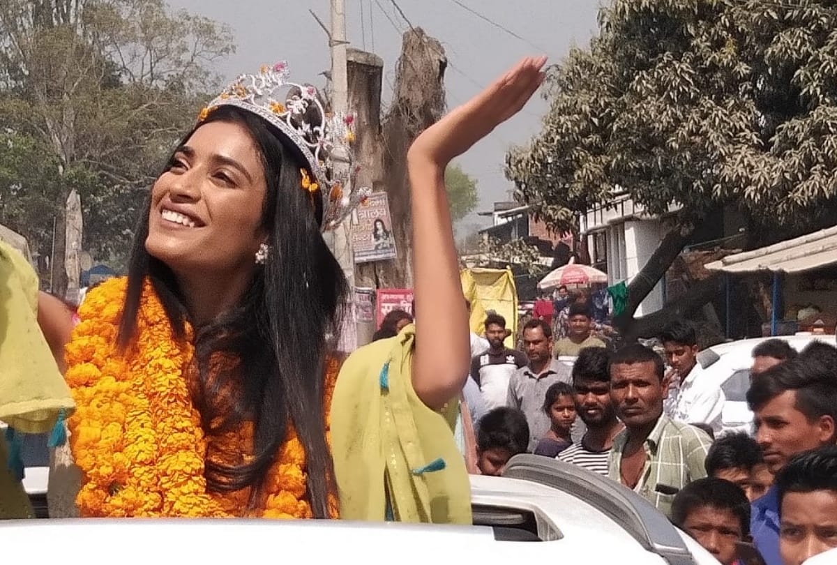 Miss India runner up Manya singh reached Deoria