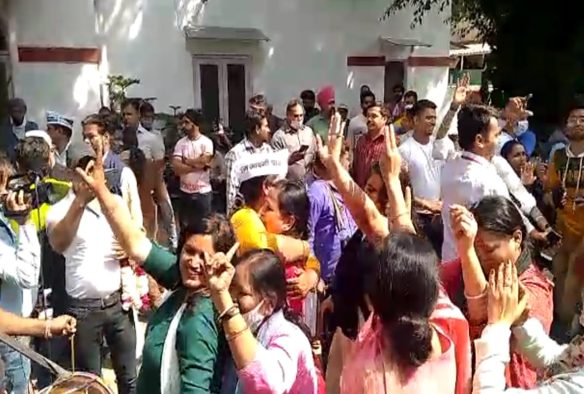 Delhi mcd by election result 2021 aap increase vote percentage with 4 seats win