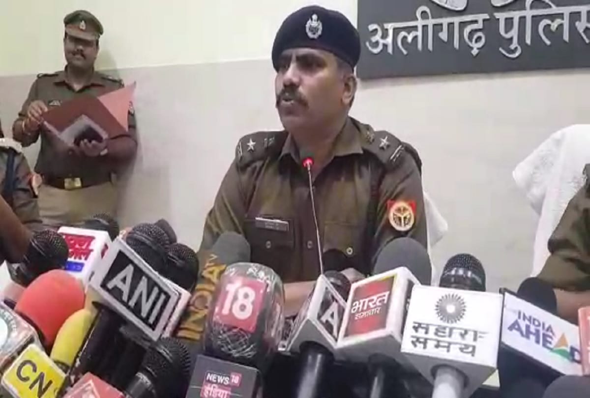 big revealing in Aligarh murder case Minor arrested from neighboring village