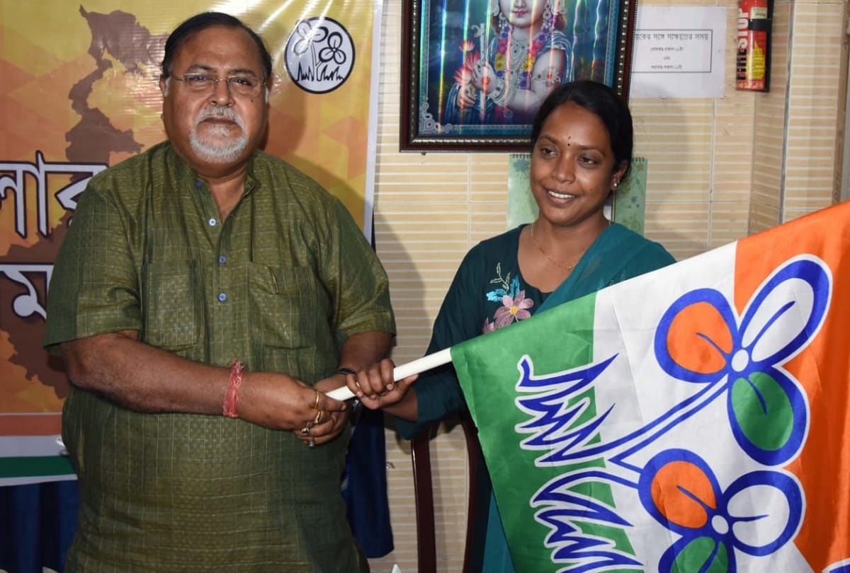 West bengal assembly election 2021, Santhali actress Birbaha Hansda joins Trinamool Congress in presence of party leader Partha Chatterjee