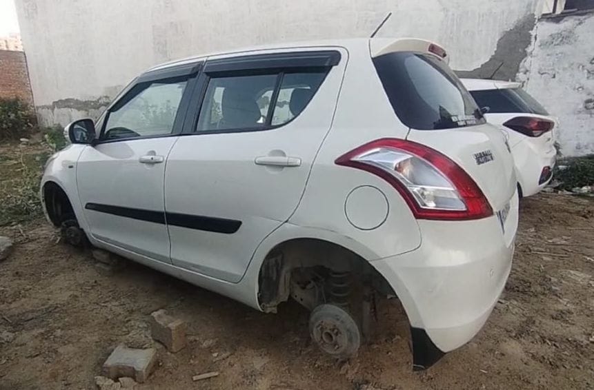 The thieves took away all the tires of the engineer's car