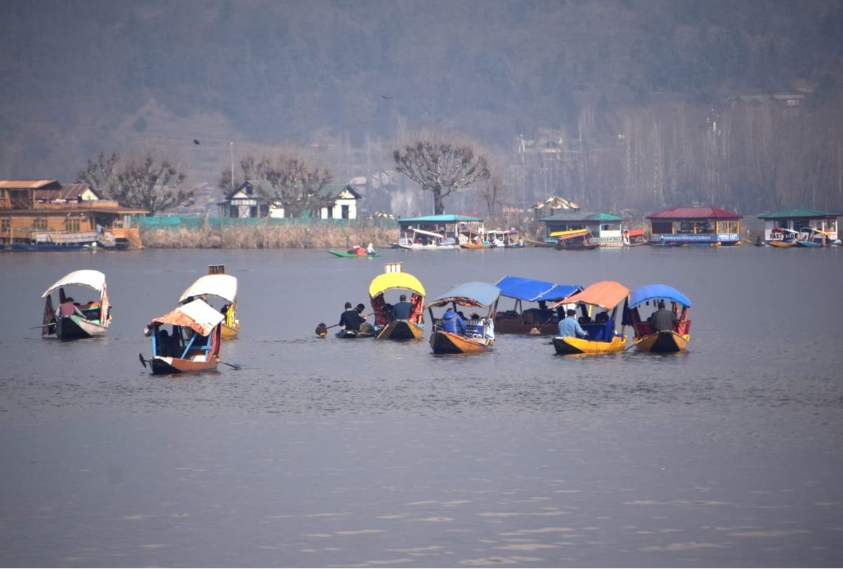 Weather Forecast Today Update in Jammu Kashmir it may rain in many parts of Kashmir