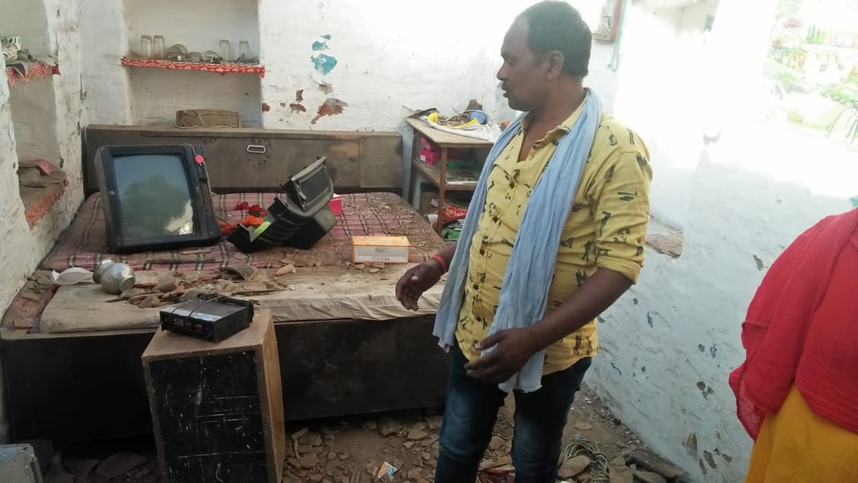 jhansi-before comming barat, house collapsed