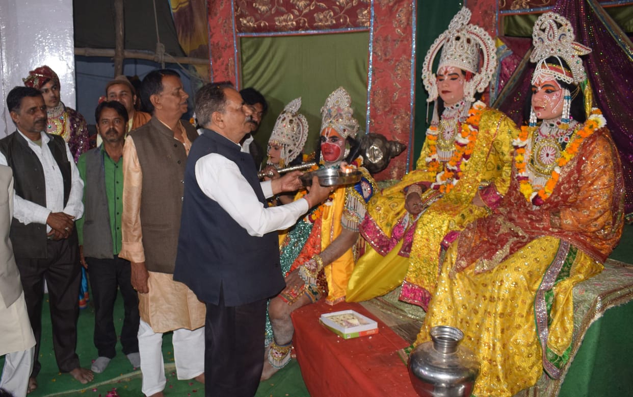 The throne was handed over to Sri Ram