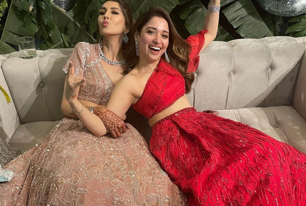 tamannaah bhatia having fun in friend wedding looking beautiful perfect bridesmaid look