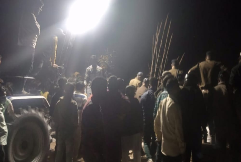 Haridwar Accident News: Travel Businessman Car falls in Gang Nahar During Returning from Piran kaliyar Dargah photos