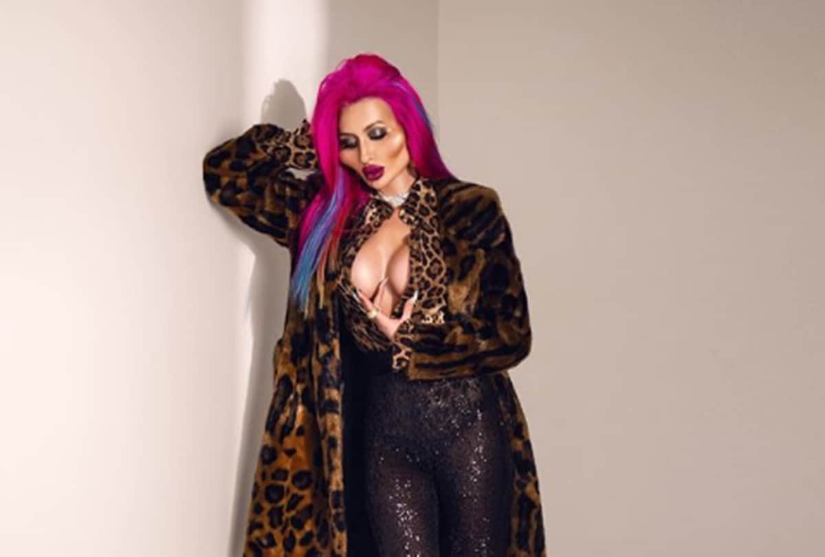 Ukrainian model Anastasia Pokreshchuk world biggest cheeks has shared a picture before cosmetic surgeries