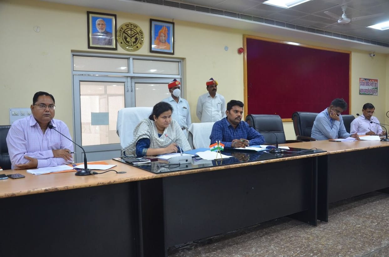 Accelerate the work of livelihood mission in Takha