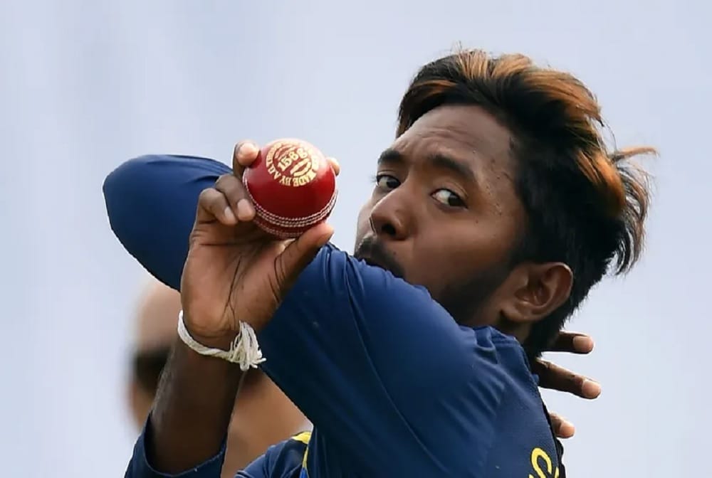 Kieron Pollard hits six sixes in an over off hat-trick man Akila Dananjaya