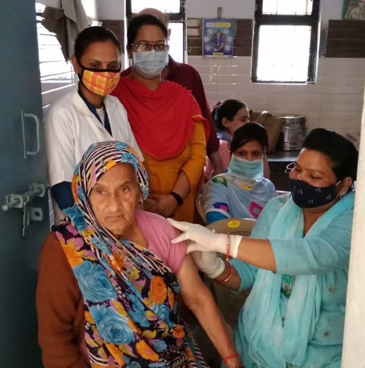 Less people reach on the first day of regular vaccination campaign