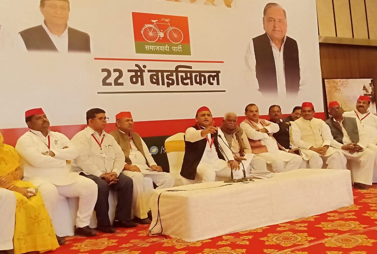 akhilesh yadav attack on yogi adityanath government said no law in up women feel insecurity