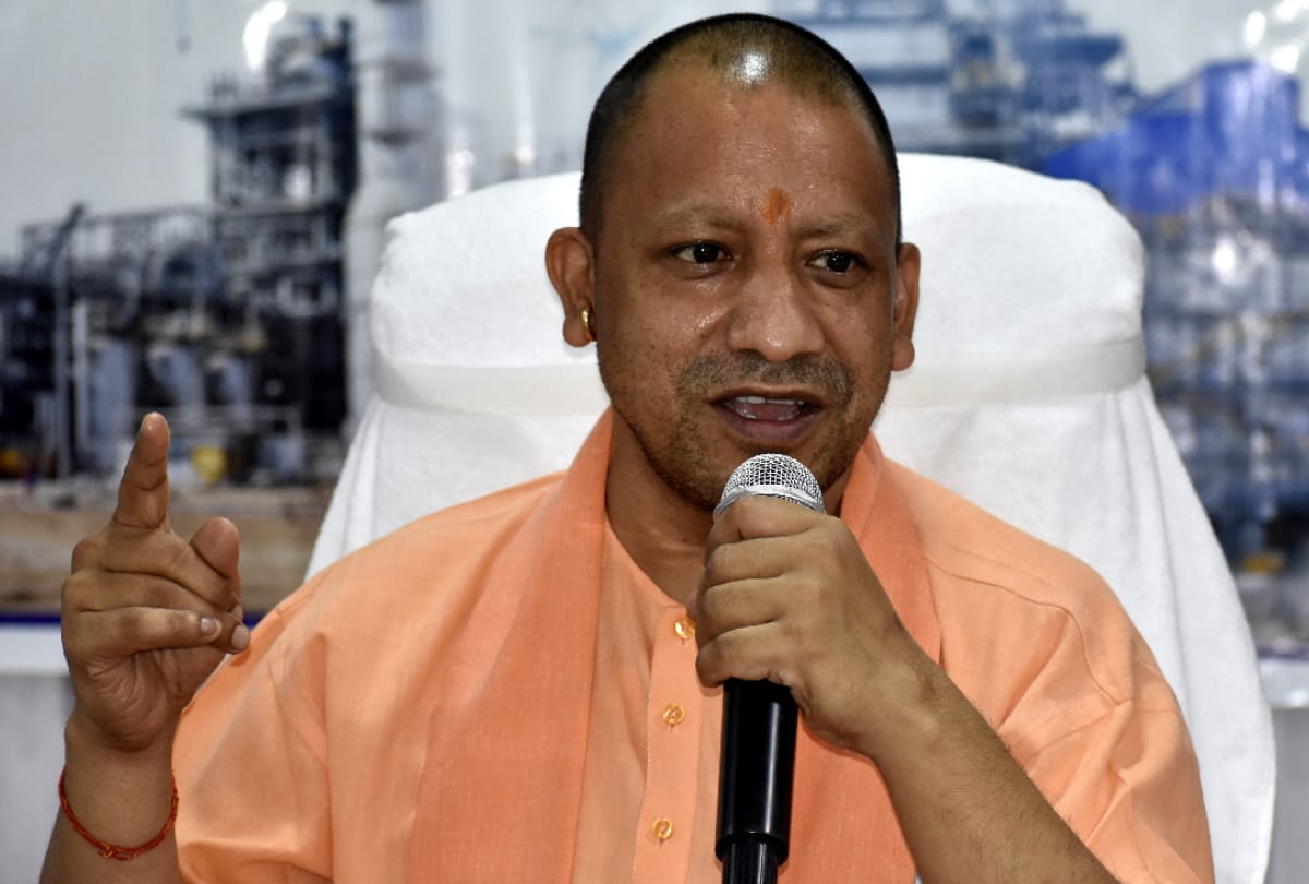 Noida Twin Tower Case: CM Yogi gave instructions for strict action against the guilty officers