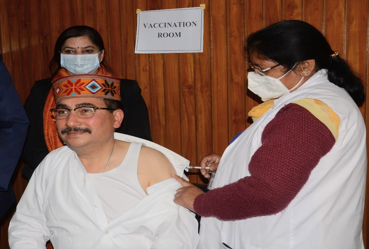 coronavirus vaccination vidhansabha shimla: 83 got corona vaccine including cm jairam thakur and vipin parmar