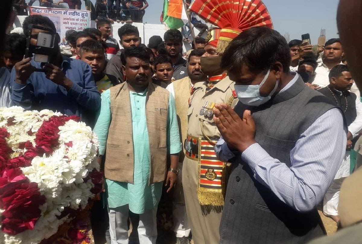Martyr BSF jawan funeral in agra