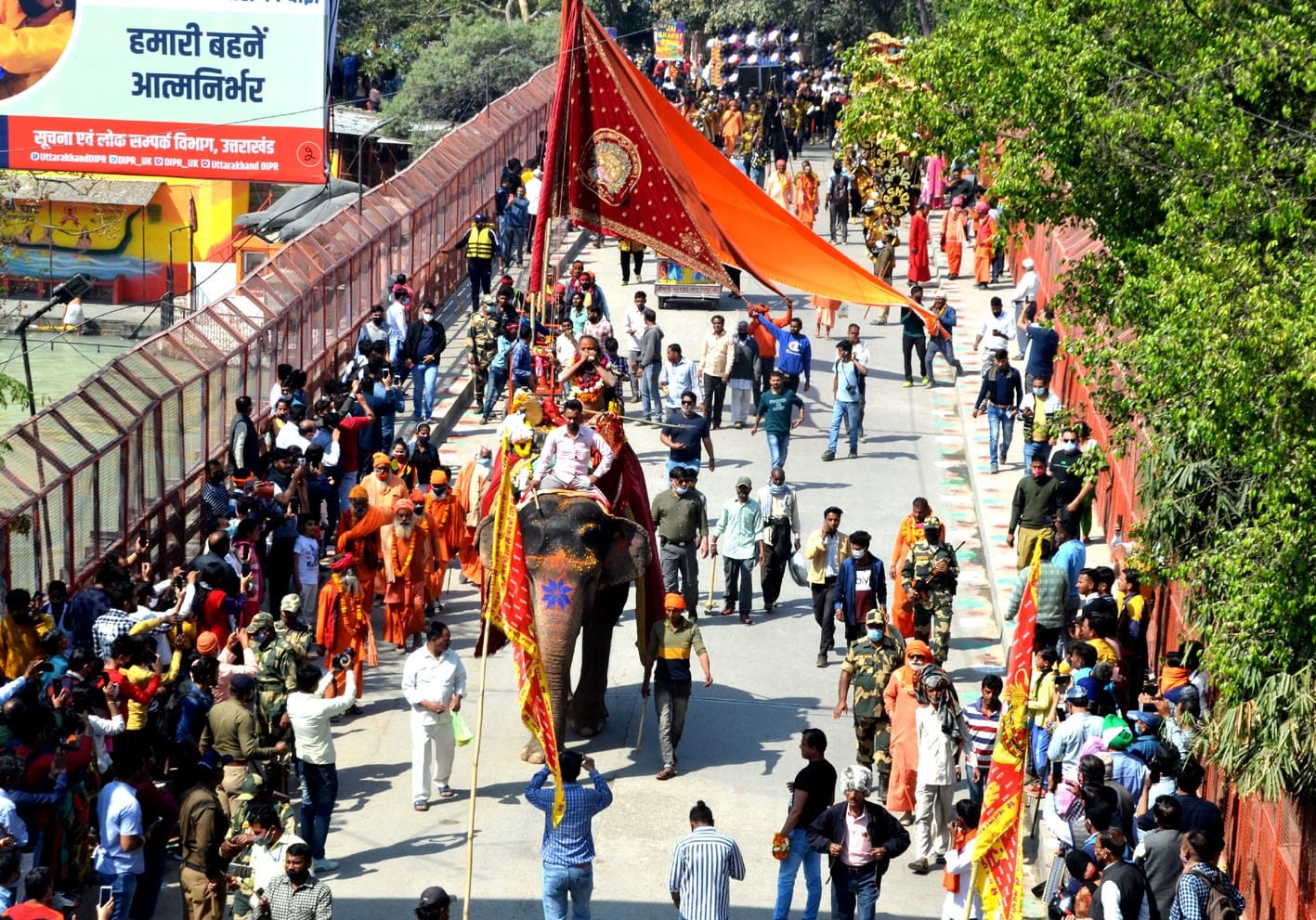 Haridwar Maha Kumbh Mela 2021: elephant Ladali become centre of attraction in Peshwai haridwar photos