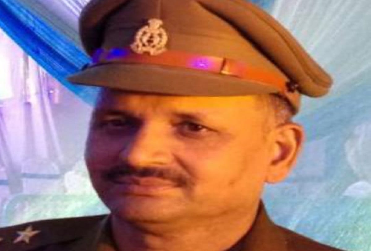 Policeman posted in secretariat shot himself in lucknow
