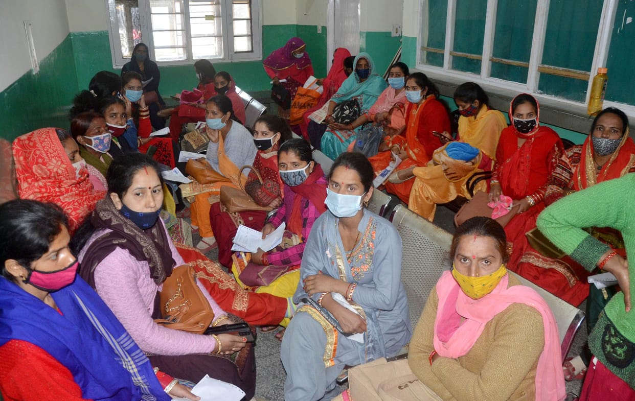 Only one doctor in gynecological OPD, patients returned after 80