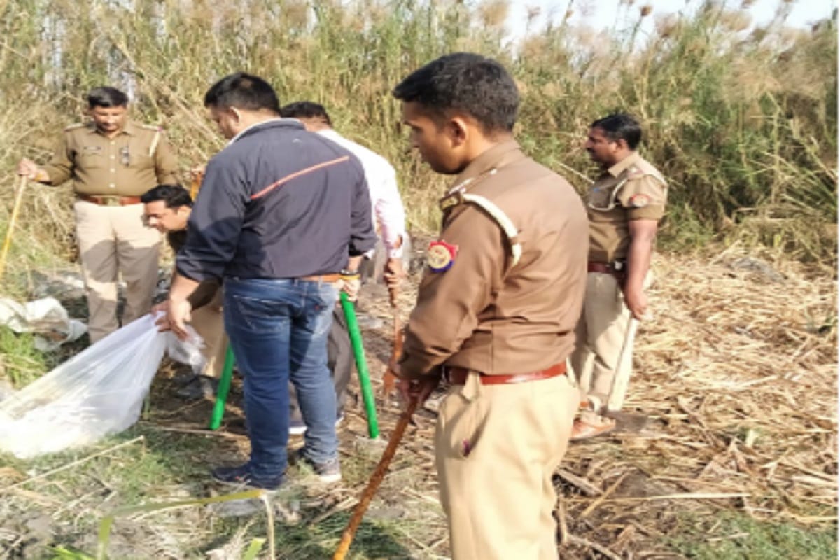 Excise department and police raid in two village of Hastinapur and to destroy raw liquor and see photos