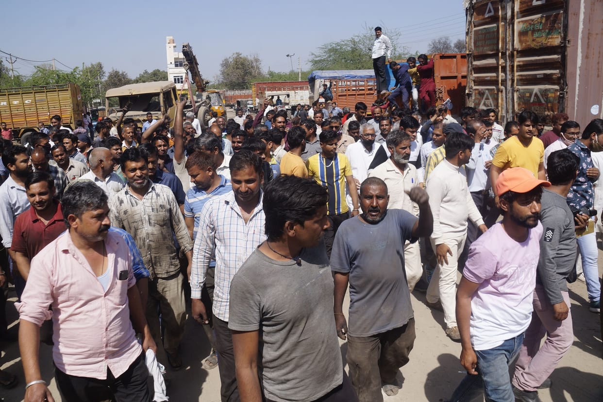 nagar nigam team action against atikraman in Hisar