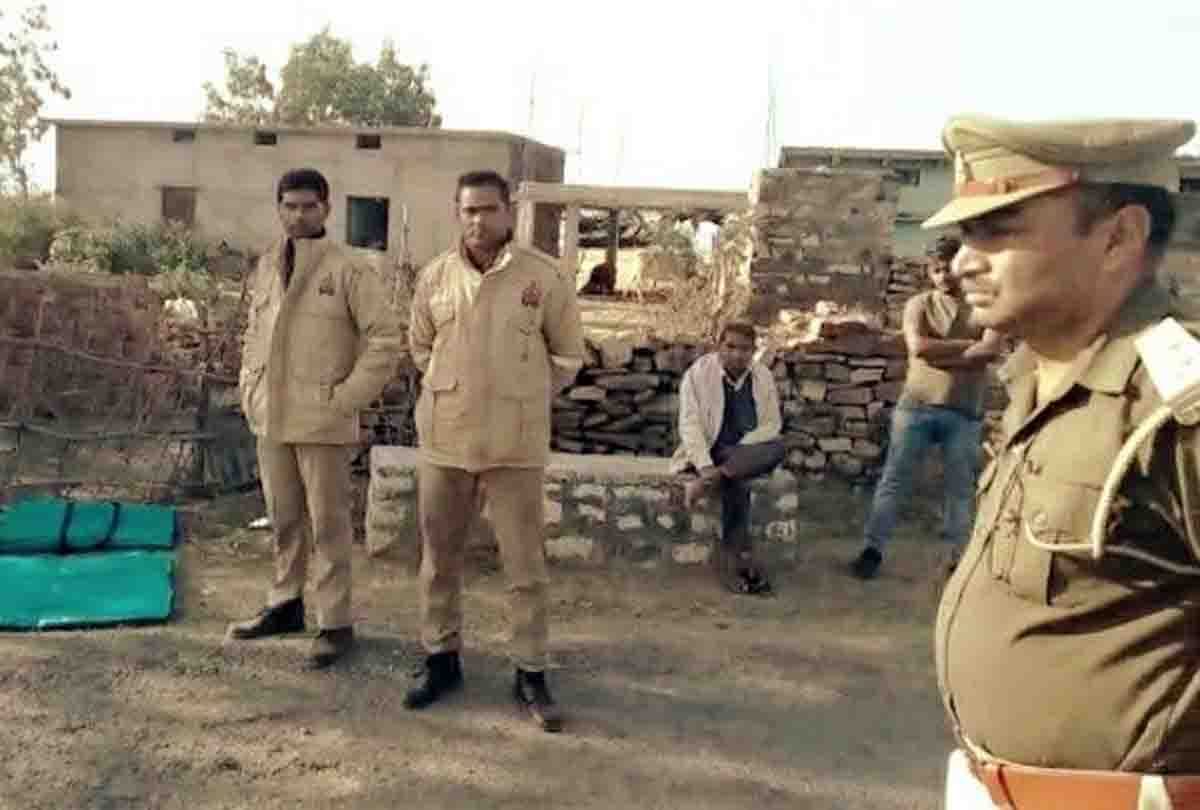 UP: Lover in Chitrakoot jumped in front of a train with a teenager and end there life
