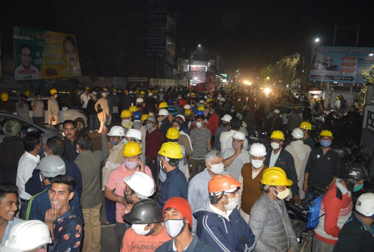 Removing Encroachment SDM And Tehsildar Committed Indecency By Radhaswamis DM Ordered FIR