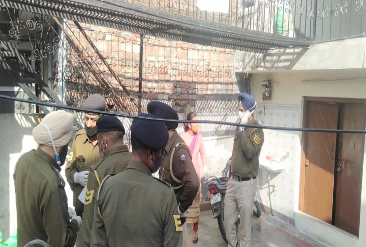 dead body of wife kept in Locked trunk for two days, husband arrested