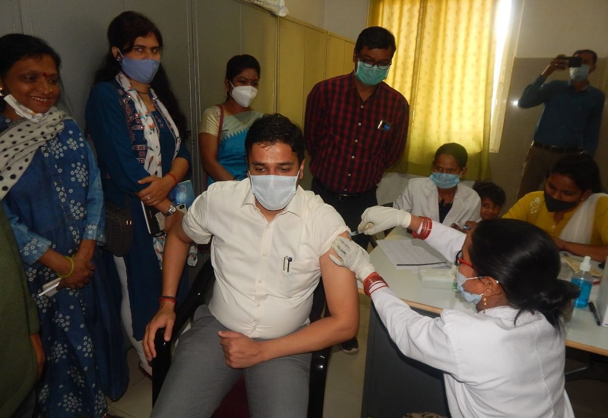 Corona's indigenous vaccine is completely safe: DM