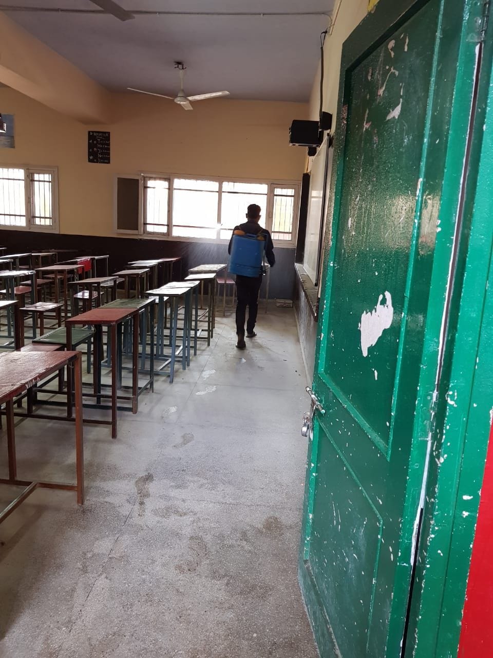 Nine teachers of two schools are corona infected, schools will remain closed for two days
