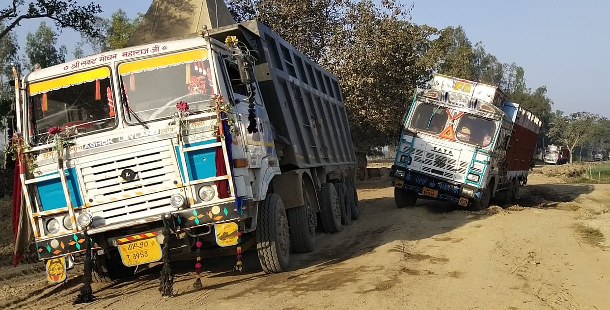 problem,road jam,fathepur news,10 hours,people battling