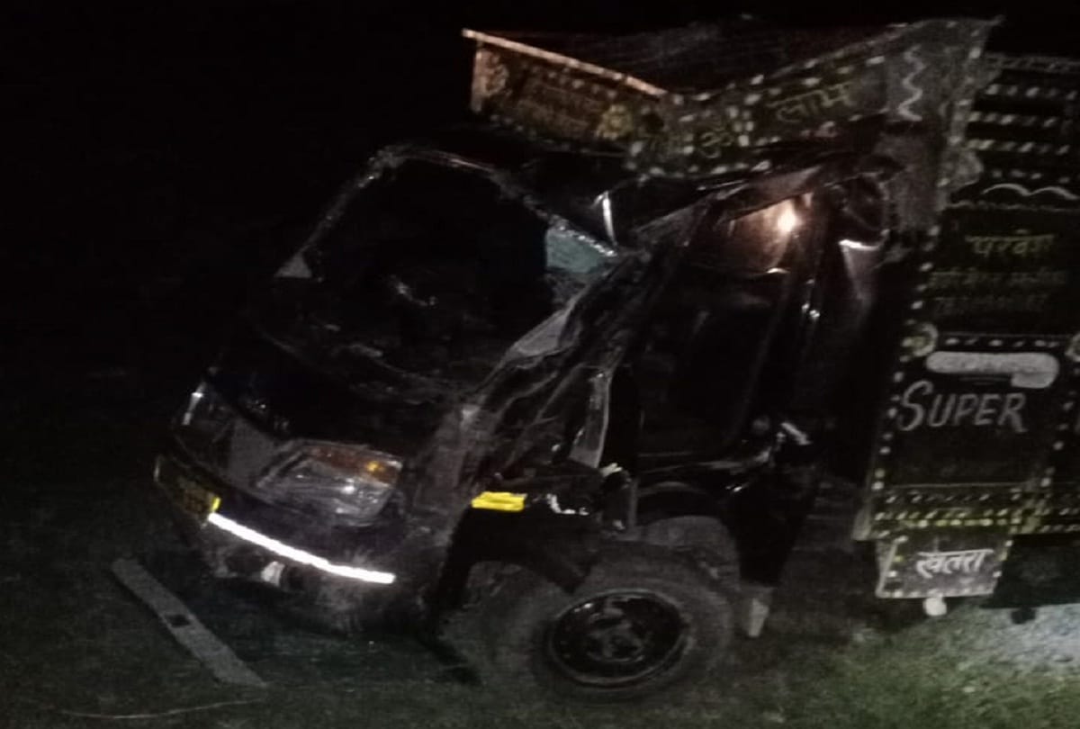 three killed and many injured due to over turn Loader people coming from doing Funerals