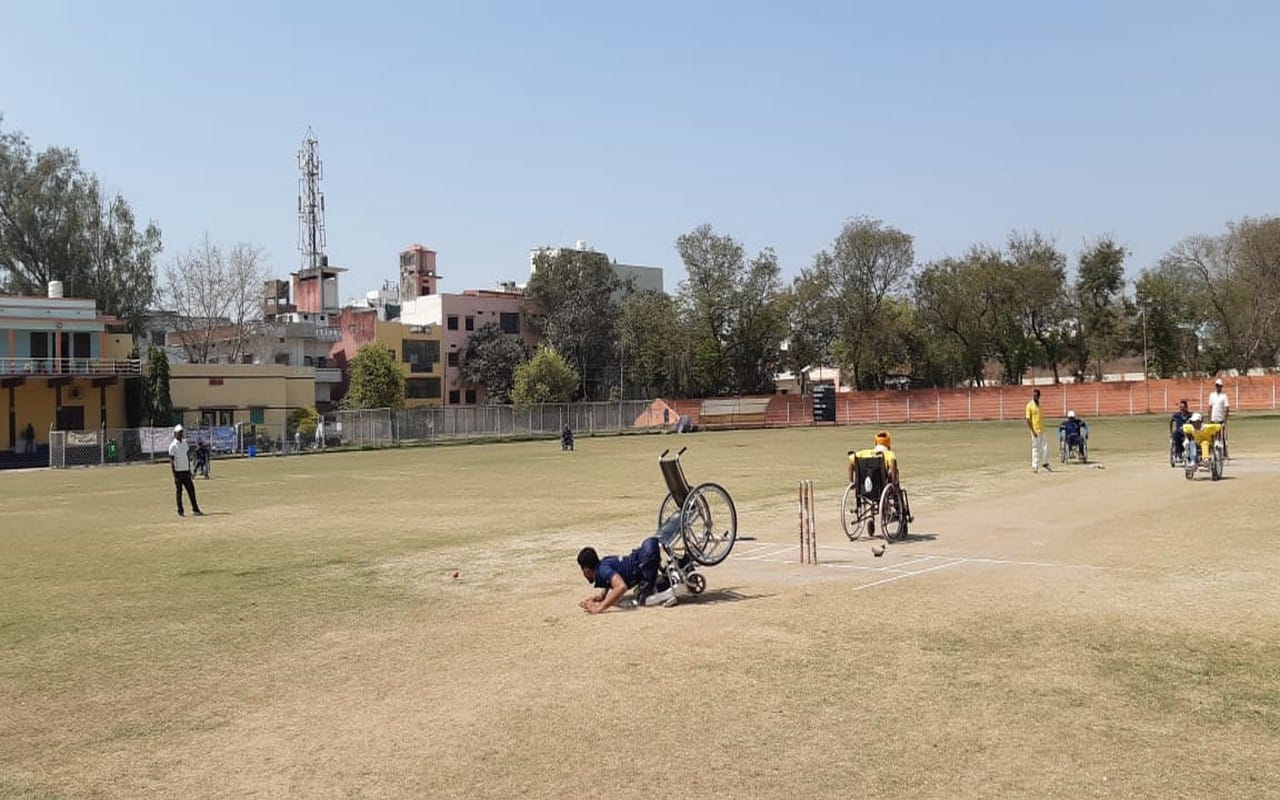 Wheelchair Disabled Cricket Competition organized for the first time in Varanasi