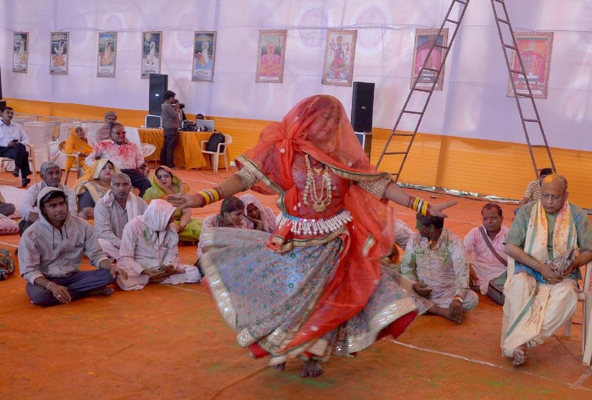 holi celebrations in rasiya baba nagar of vrindavan kumbh in mathura