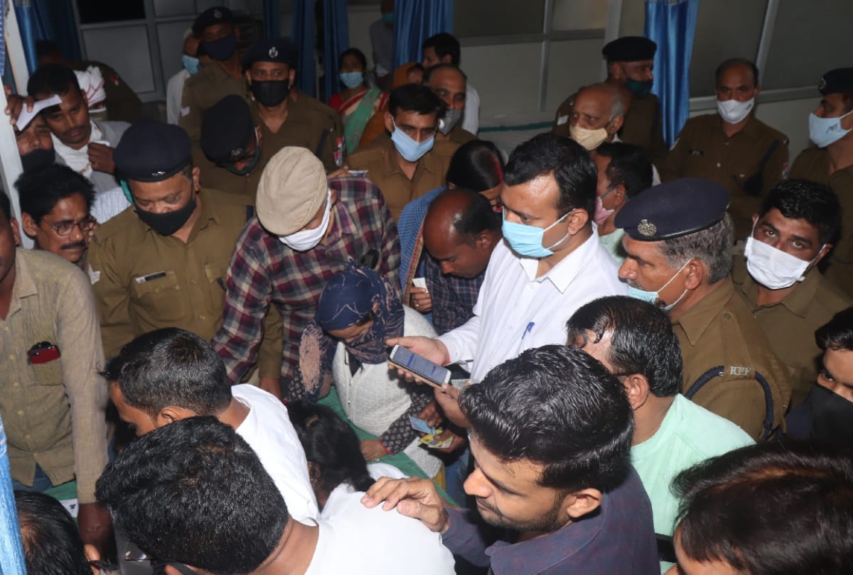 corona vaccinated at 32 booths in Gorakhpur