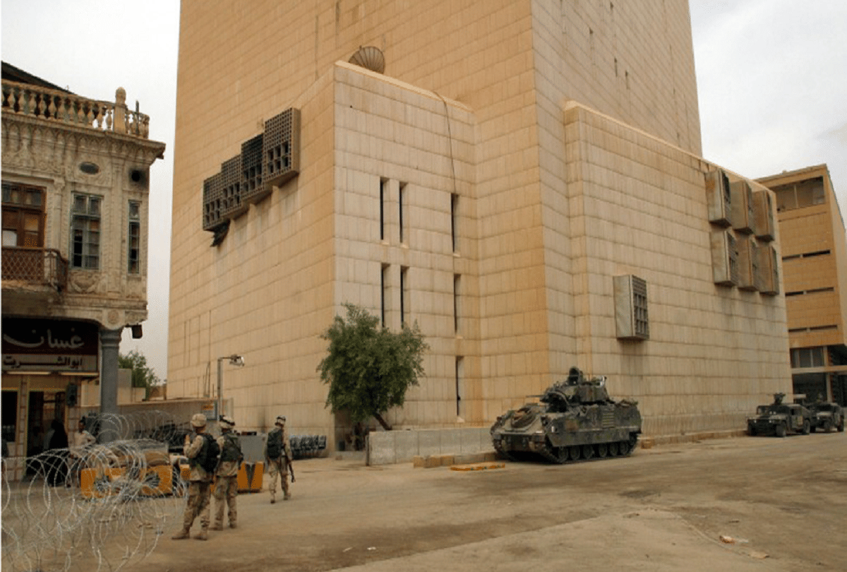 most largest bank robbery in the world one billion dollar stolen from iraq central bank