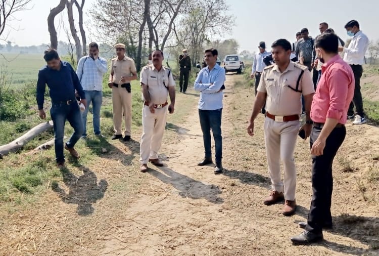 A dead body found burning in straw at Kaithal of Haryana