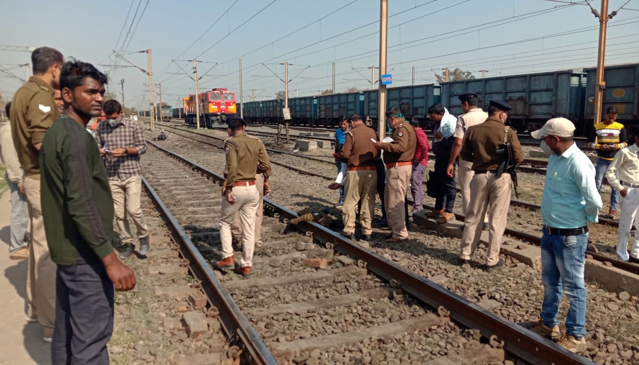 Rail worker dies after being hit by a goods train
