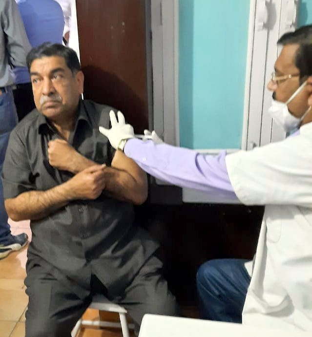 IIA members get vaccinated