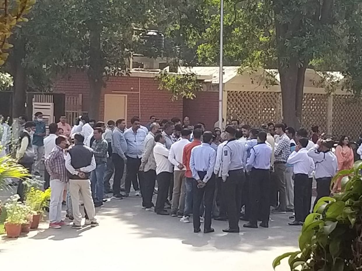 dispute in two group in GJU Hisar