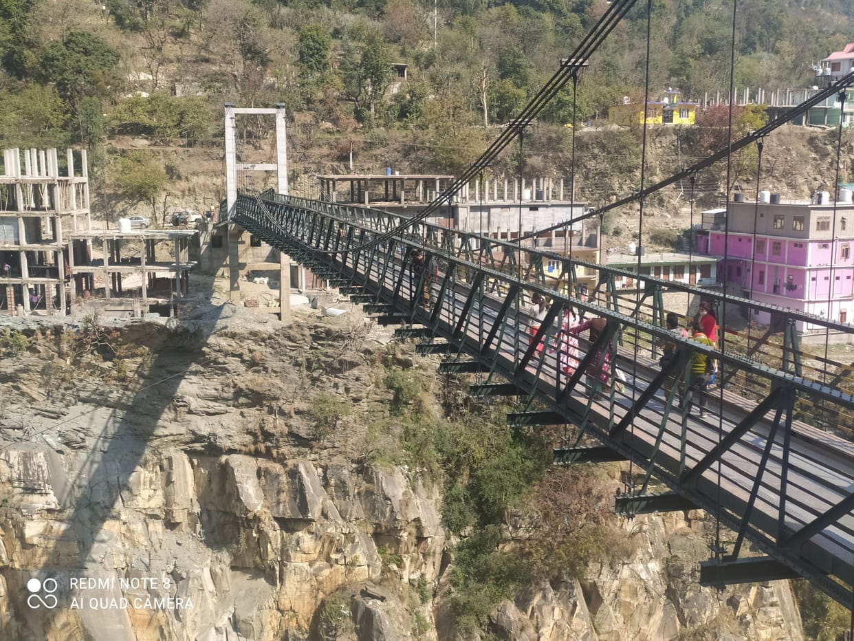 boy jumped in satluj river