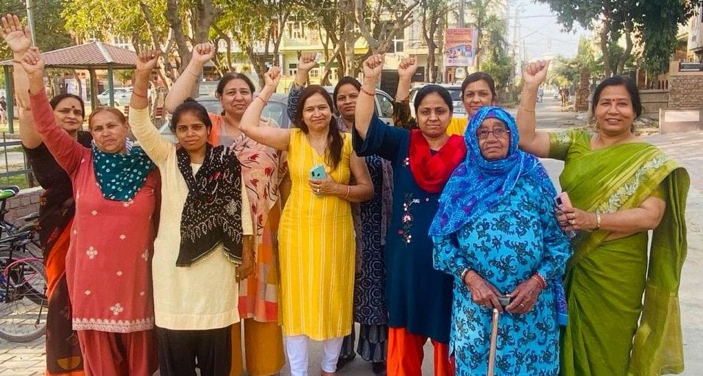 woman protest, water crisis, water bill
