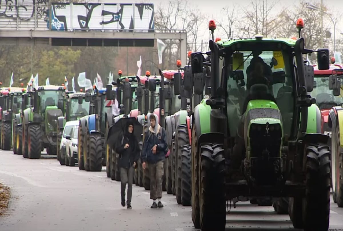 French farmers protest against low earnings