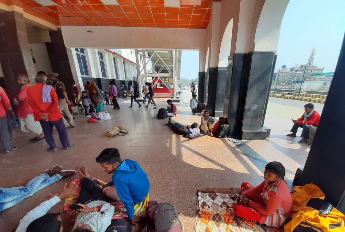 Corona virus increased in Mumbai and investigation of passengers going from Gorakhpur